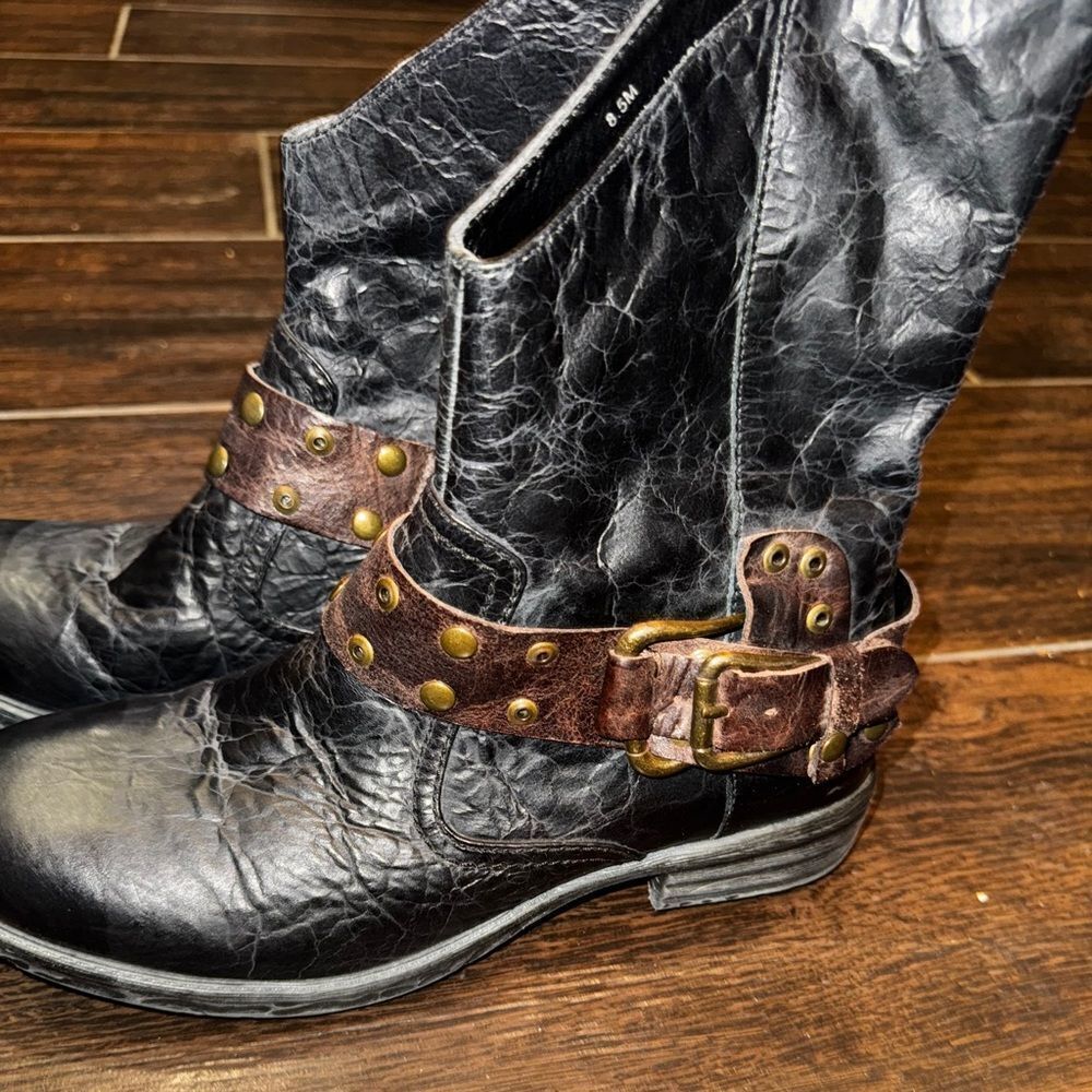 Two Lips Black Moto Buckle Boots – Size 8.5
